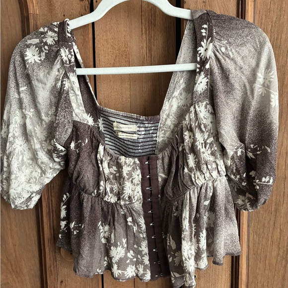 Urban Outfitters Brown Floral Puff Sleeve Hook & Eye Blouse, Sz XSmall - Picture 3 of 4